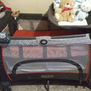 Graco pack & Play with storage& Changeing table